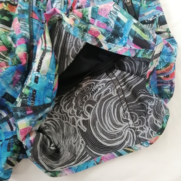 Lululemon Tracker Shorts 3.5" Lined Special Edition Seawheeze Blue Pink Size 8 - Picture 8 of 14